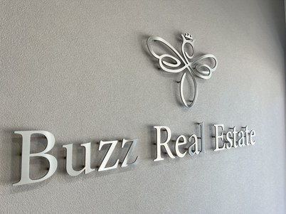 Buzz不動産 ロゴ